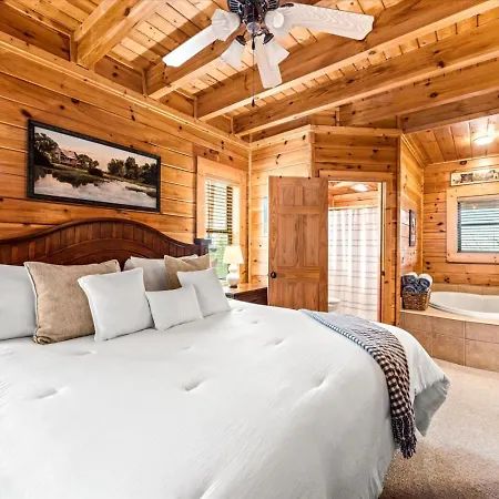 Villa Luxe Modern Nest- Hot Tub- Pool Table- Bbq